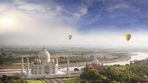 Smyle inn Taj Mahal Tour
